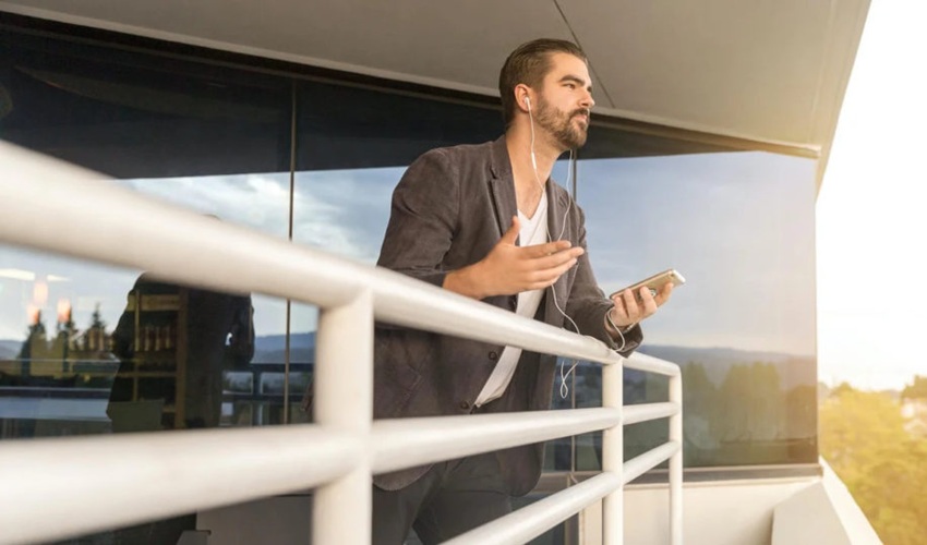 Îmbunătățirea experienței clienților digitali în telecom