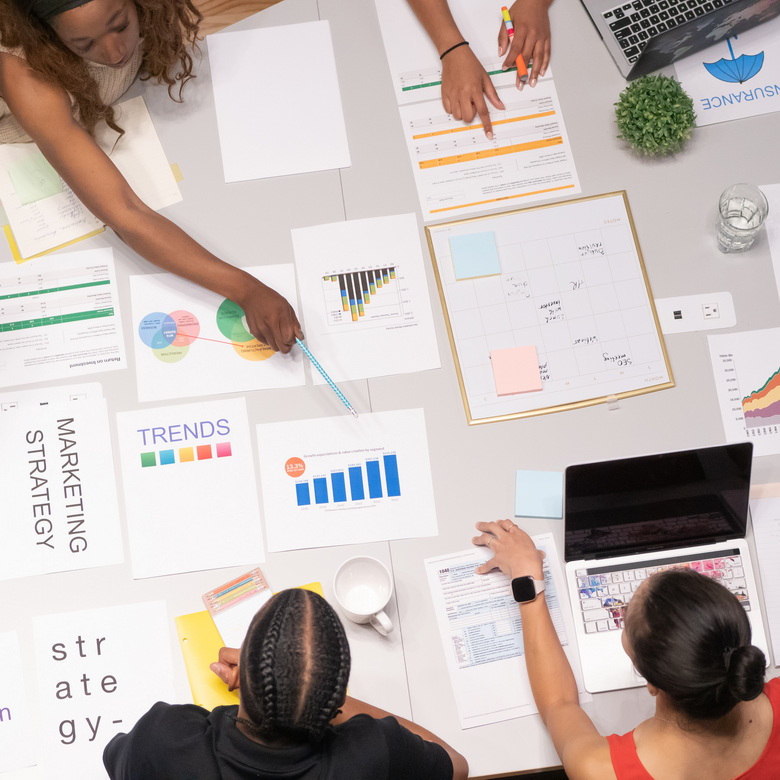 SolvIT integrează și implementează soluții de la următorii furnizori de tehnologie: